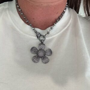 Elegant Silver Flower Pendant Necklace